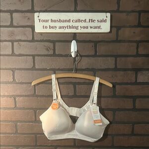 NWT Warners Full-Coverage Bra